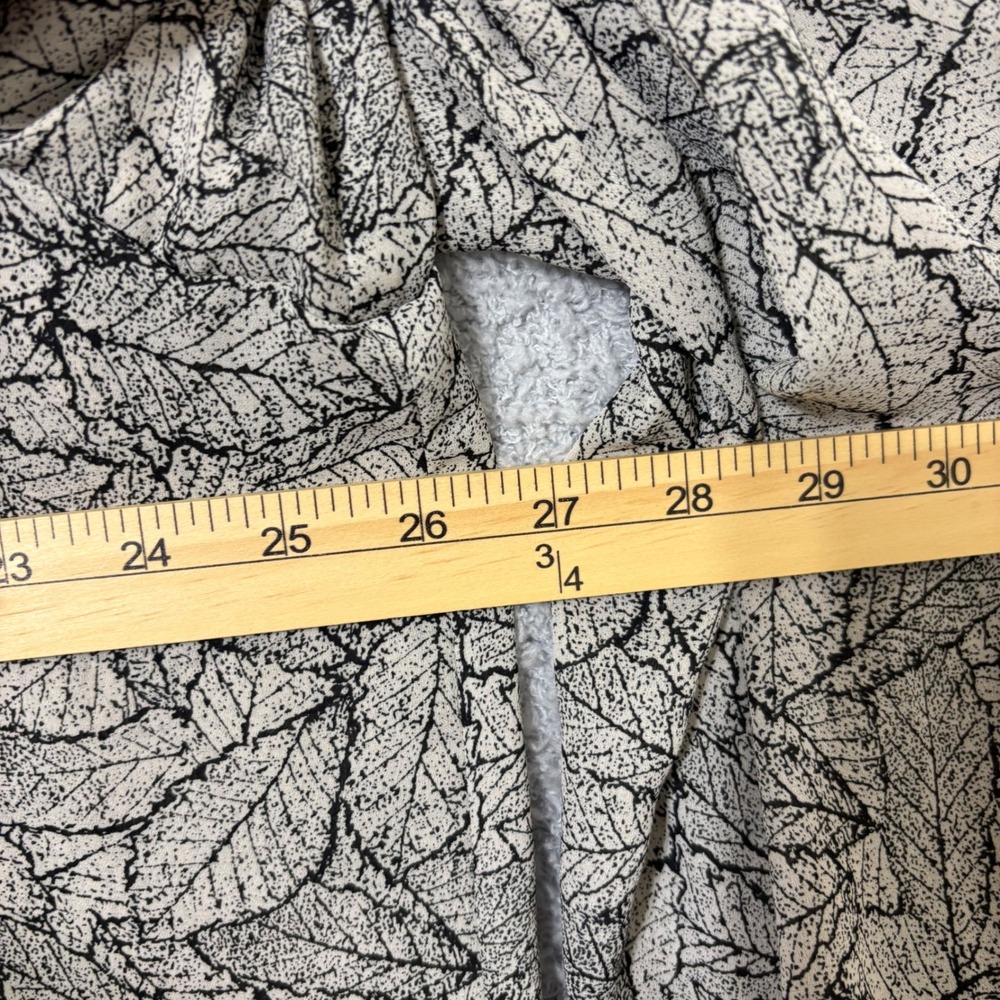 Lightweight Wrap Blouse Flowy Neutral Leaf Print Long Sleeve Work Casual 20W - Picture 13 of 14